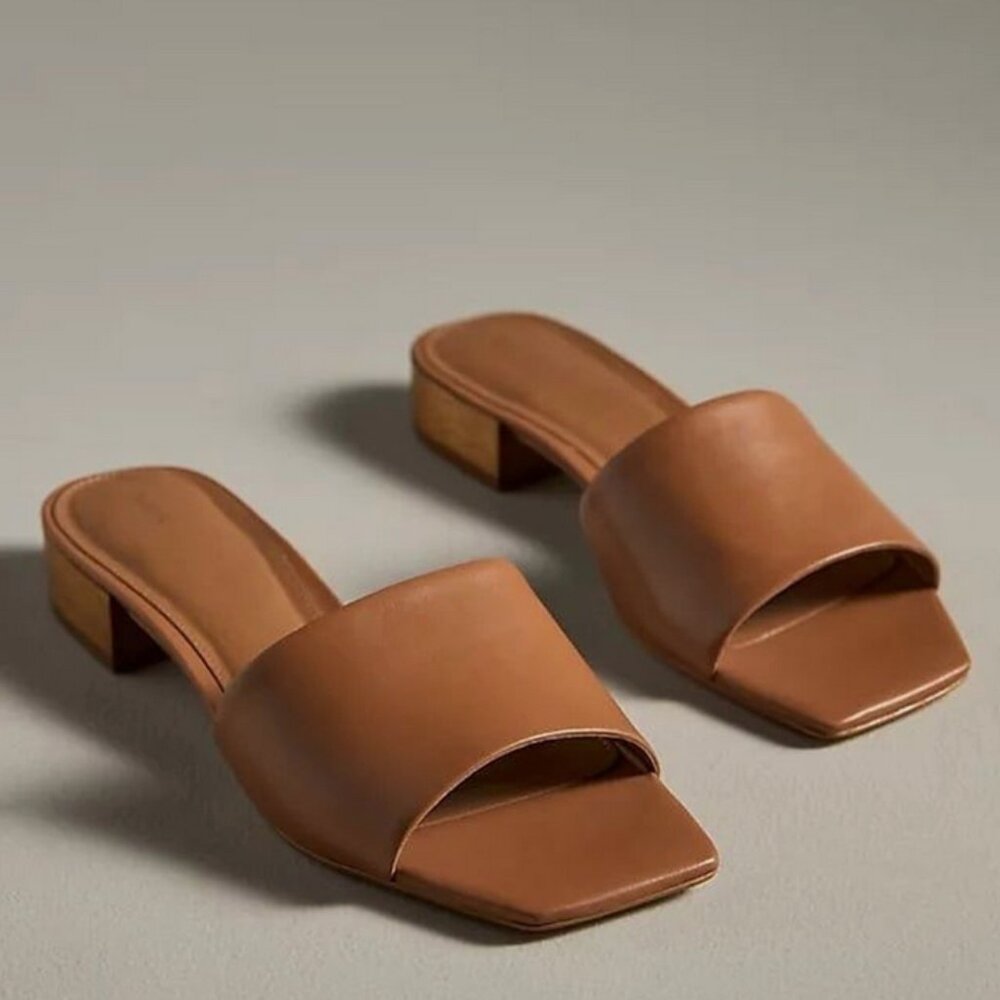 Maeve Mule Slide Size 7-7.5, EU size 38 in Burnished Leather